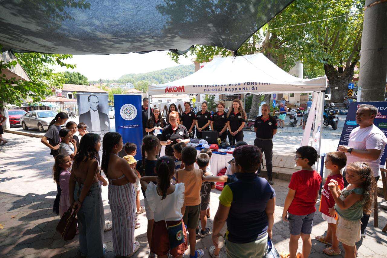 Muğla Büyükşehir’den Yangından Etkilenen Çocuklara Destek 3